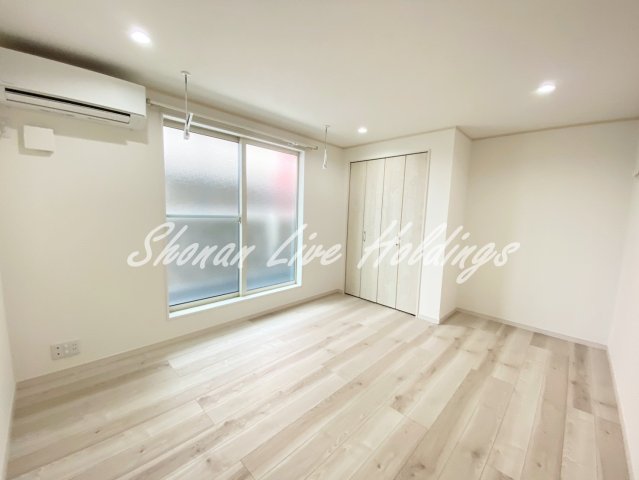 居室・リビング　防犯シャッター付き♪