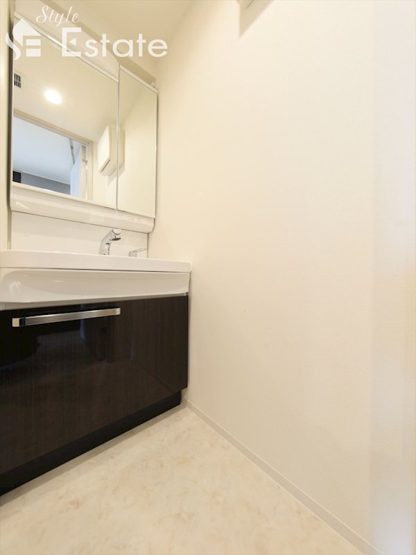 洗面設備　同仕様内装