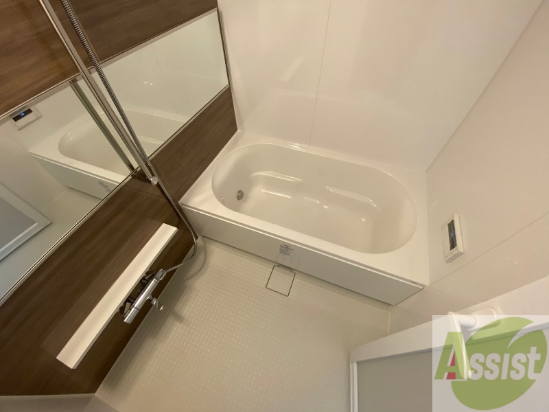 バス・シャワールーム　お風呂になります。一日の疲れを癒してくださいね。