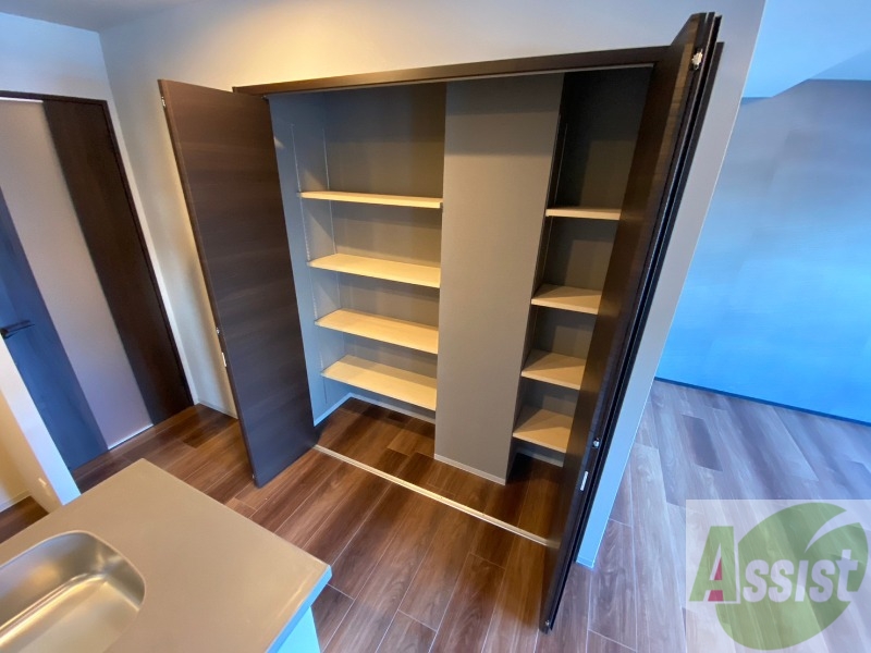 収納　こちらには収納スペースがあります。あると便利ですね！