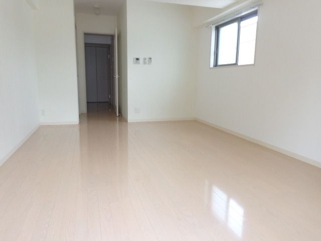 居室・リビング　ひろびろサイズの洋室10.8帖タイプ