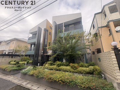 建物外観　オートロックで外部の人間が簡単に出入りできないため安心です。