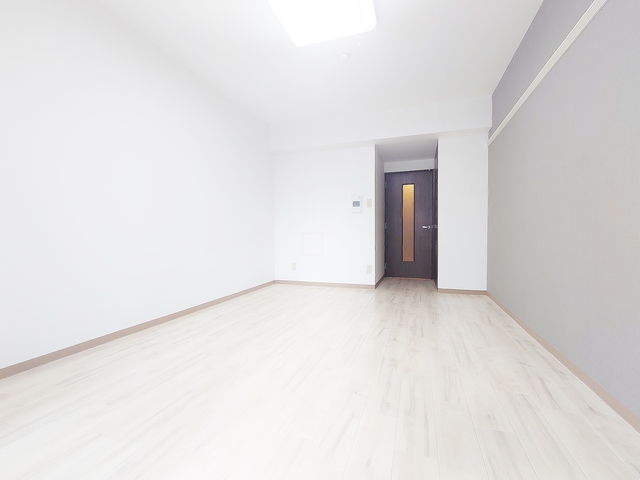 居室・リビング　ホワイト基調のお部屋