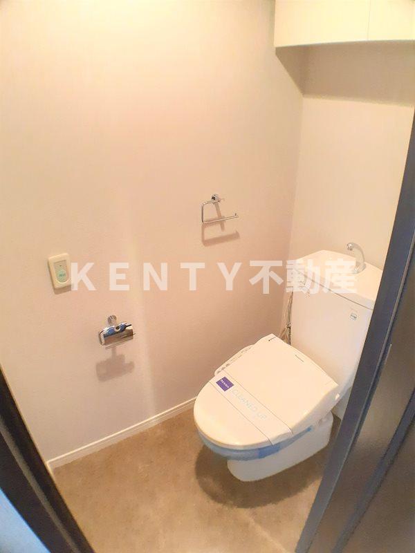 トイレ　別部屋の写真です。