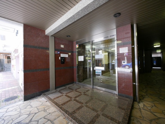 エントランス　ゆとりのあるエントランスです