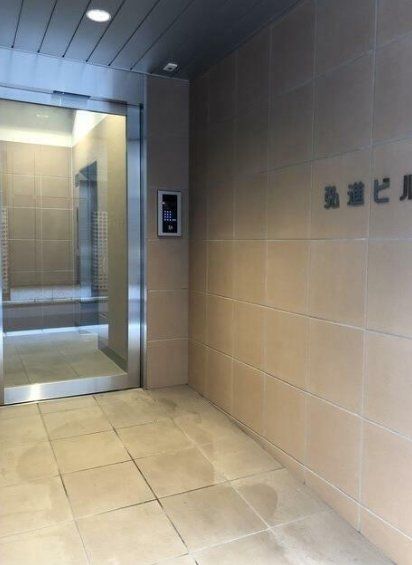 エントランス　エントランス