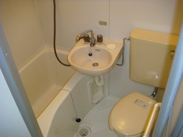 バス・シャワールーム　清潔なユニットバス