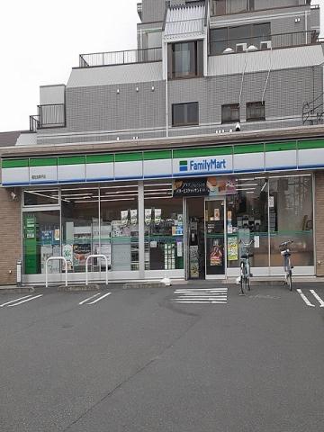 コンビニ　ファミリーマート福生加美平店（コンビニ）まで300m