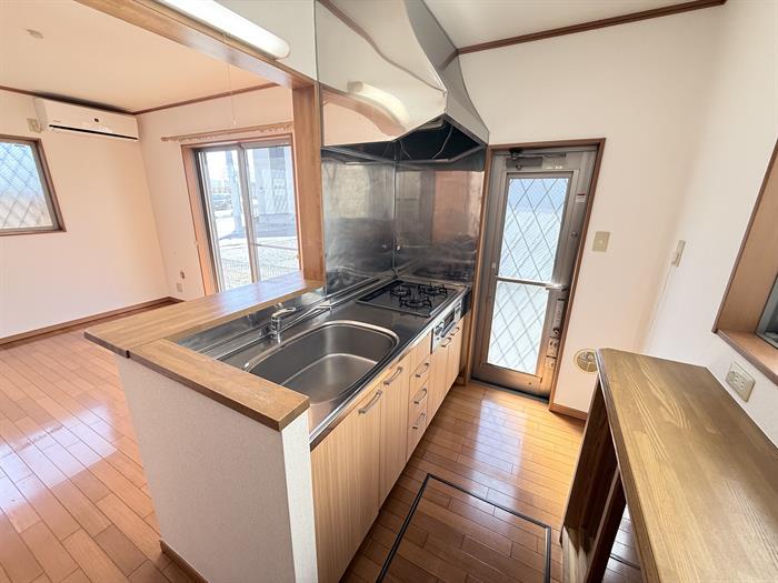 キッチン　※リフォーム前画像のため、現況と異なる場合あり（現況優先）