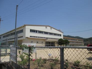小学校　福山市立加茂小学校（小学校）まで315m