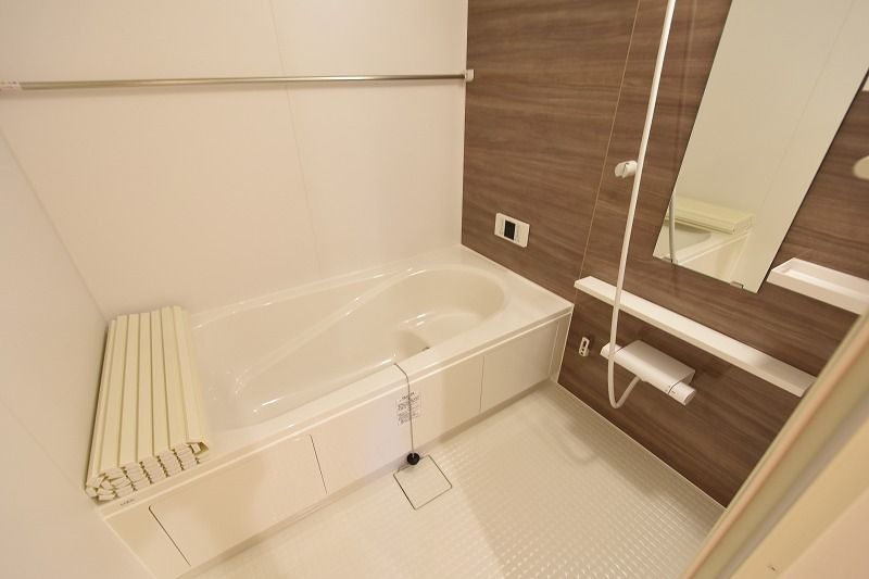 バス・シャワールーム　浴室乾燥・追い炊き機能付きのバスルーム♪