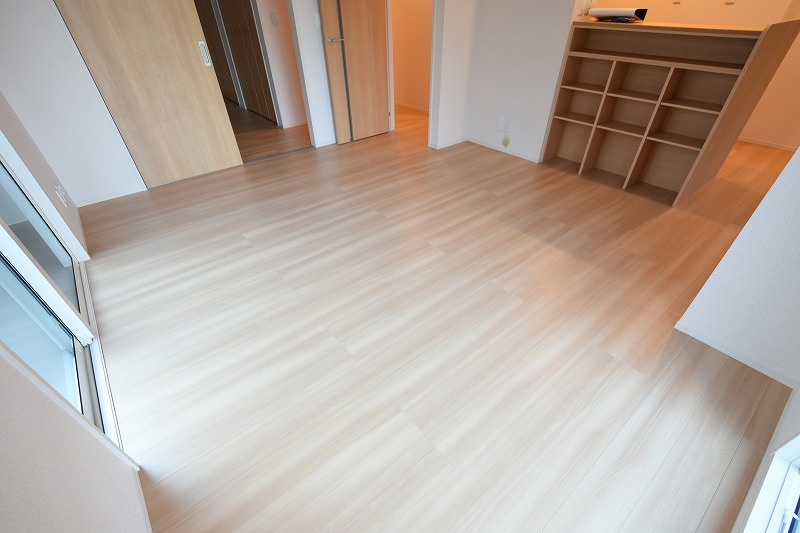 居室・リビング　2採光の12.1帖のリビングです♪