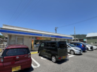 コンビニ　ローソン 徳島八万町下福万店（コンビニ）まで216m