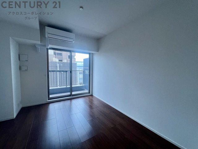 居室・リビング　エアコン付きで快適に過ごせます♪