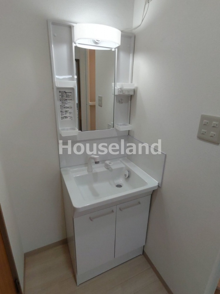 洗面設備　使いやすい洗面所です