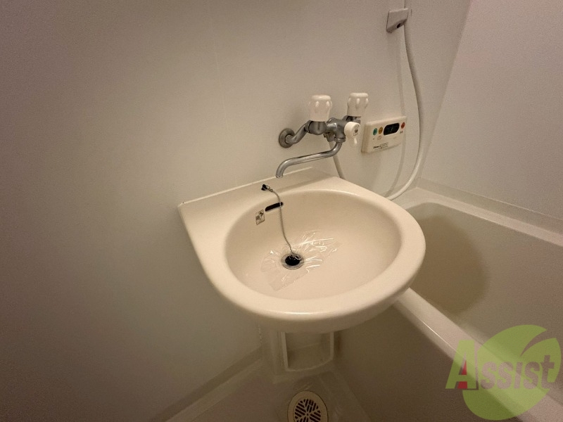 洗面設備　洗面台は浴室にあります。掃除がしやすそうですね。