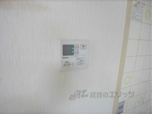 その他設備　給湯器リモコン