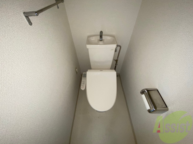 トイレ　ウォシュレット機能がついたトイレ。安心して使用できますね。