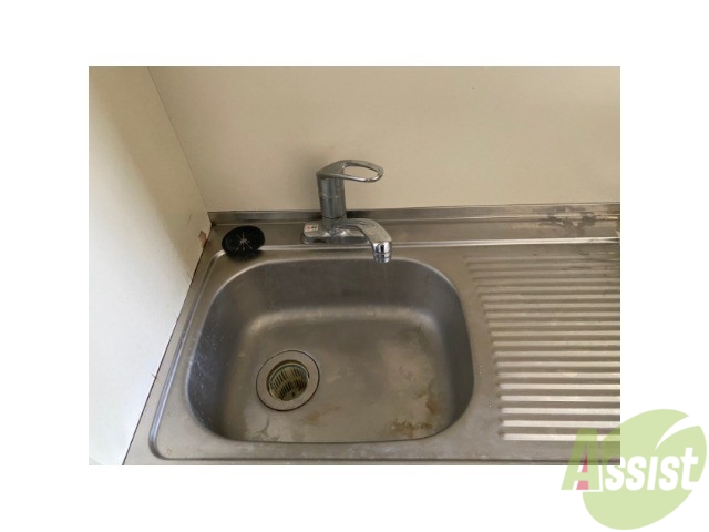 洗面設備　洗面台。朝の身支度はここでばっちり決めましょう。