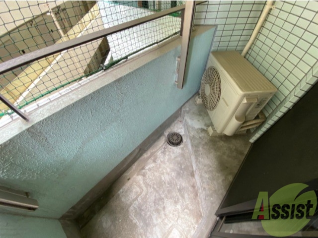 バルコニー　こちらはバルコニー。洗濯物が干せるようになっています。