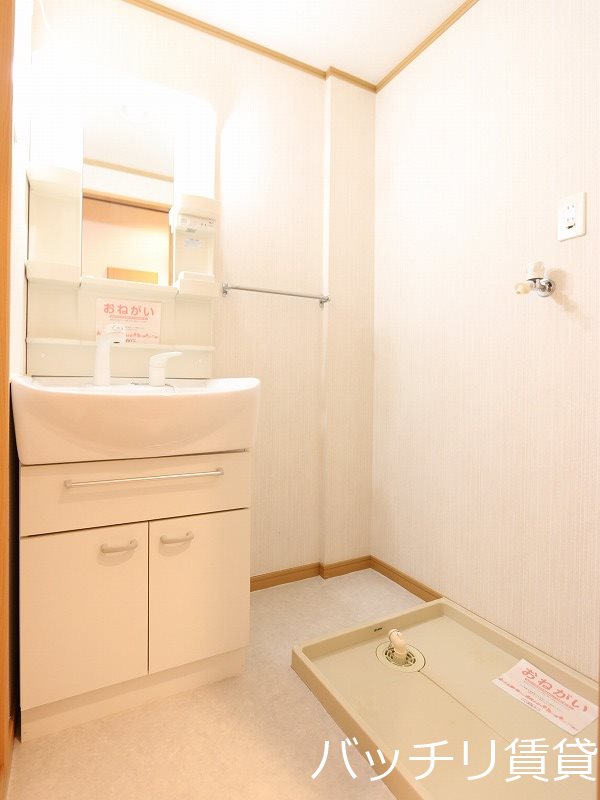 洗面設備　画像は同型イメージの為、現況を優先いたします。