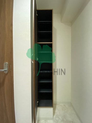 玄関　下駄箱もしっかりついてます！