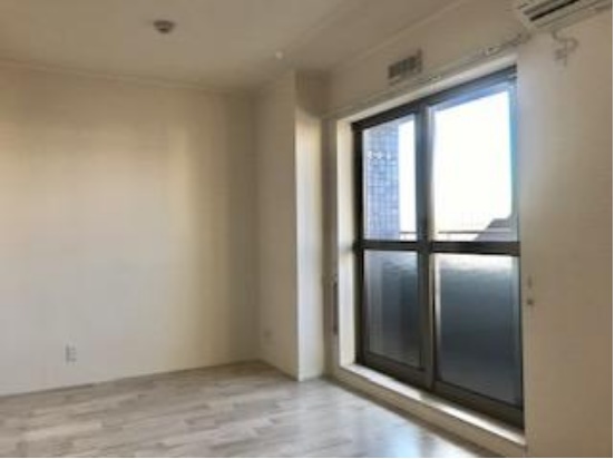 居室・リビング　※同建物の別のお部屋の写真です。