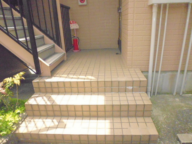 エントランス　エントランスもオシャレな雰囲気です