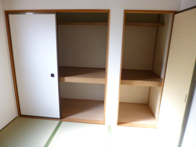 収納　押し入れは収納量も高く使い勝手が良いです