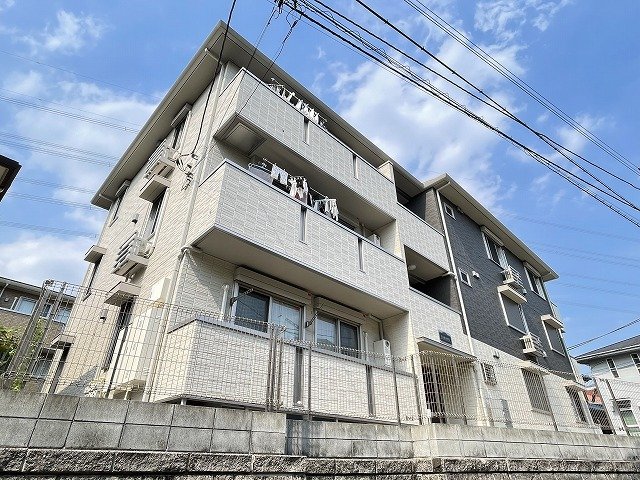 建物外観　小田急多摩線「五月台」駅まで徒歩2分！室内小型犬飼育OK♪便