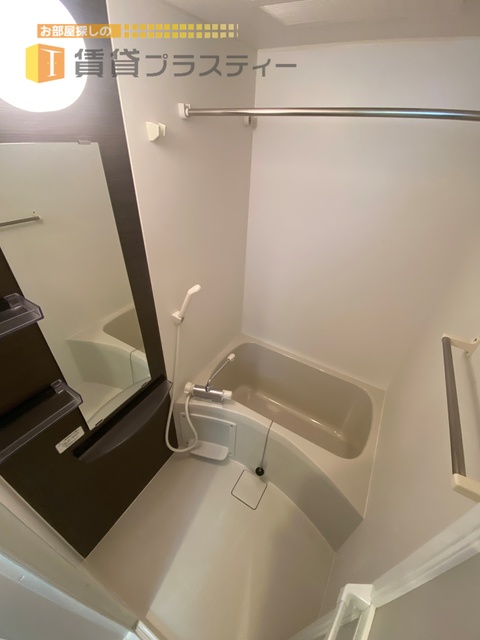 バス・シャワールーム　１日の疲れをバスルームでゆっくりと…。