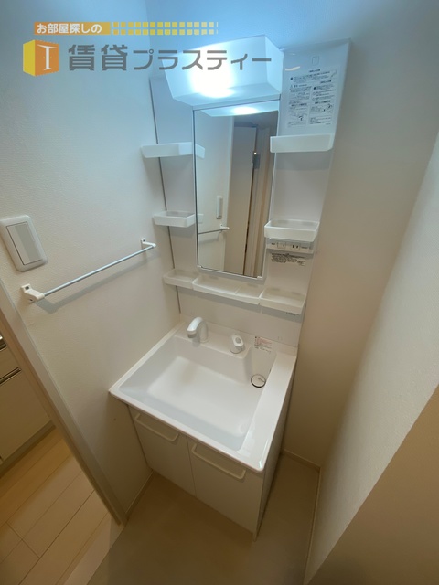 洗面設備　毎日使いますよね…独立洗面台。