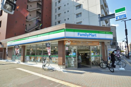 コンビニ　ファミリーマート浪速元町三丁目店（コンビニ）まで446m