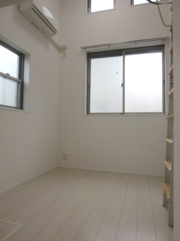 居室・リビング　天井高のお部屋