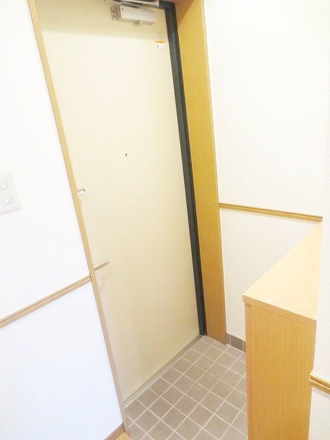 玄関　お部屋探しは株式会社　タウンハウジング　までお気軽にお問合…