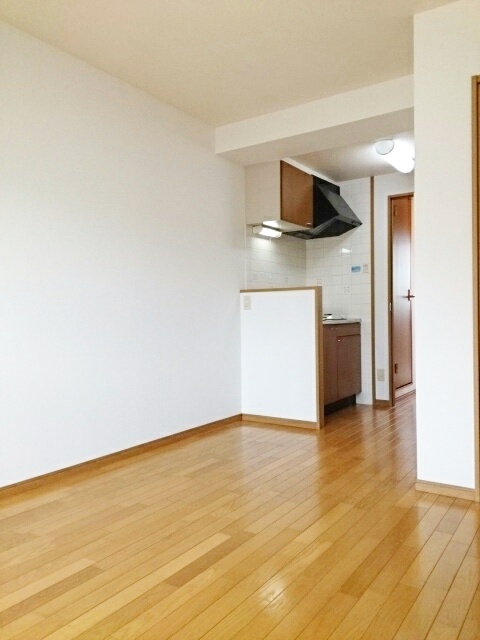 居室・リビング　南西向き日当り良好の明るいお部屋♪