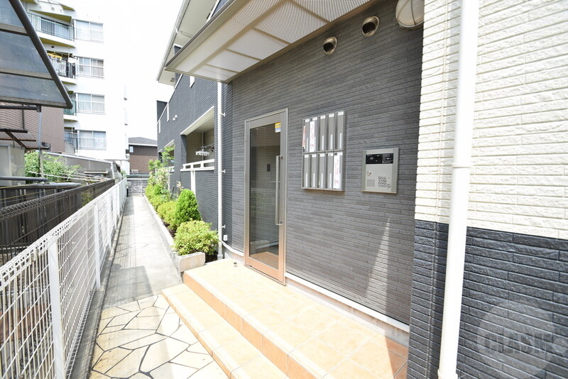 エントランス　落ち着いた雰囲気のエントランスです