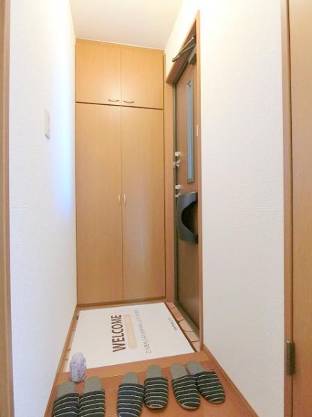 玄関　写真は別のお部屋のイメージです　現況優先