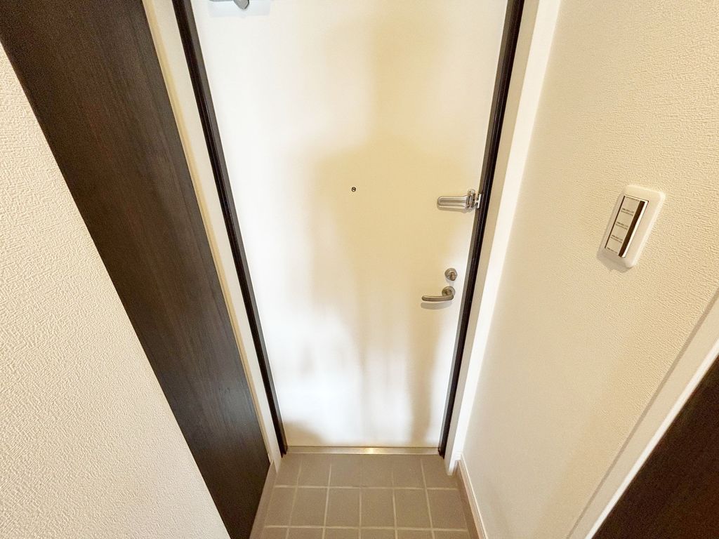 玄関　お問合せはタウンハウジングまで！※現地待合わせ相談可能