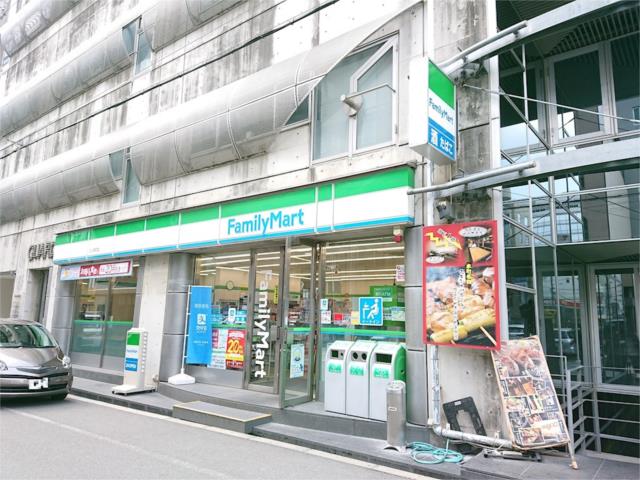 コンビニ　ファミリーマート　エル本町店（コンビニ）まで224m