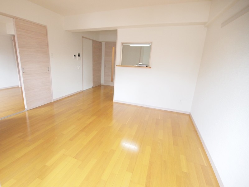 居室・リビング　広々リビング13帖。