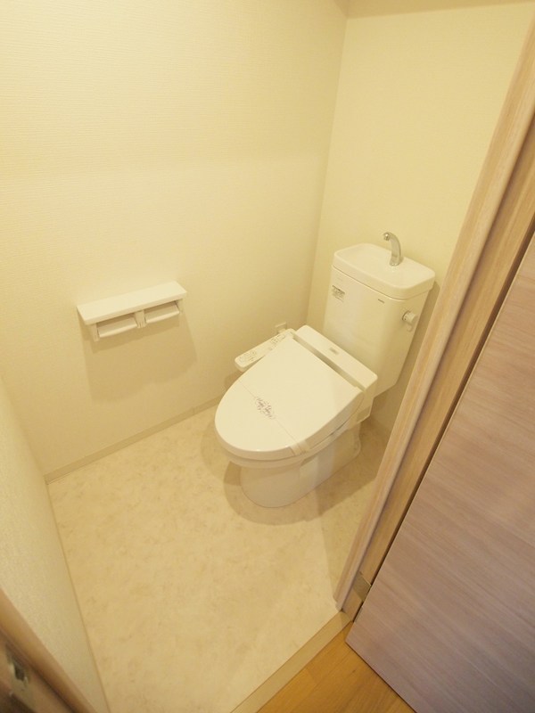 トイレ　ウォシュレット付きのトイレです。