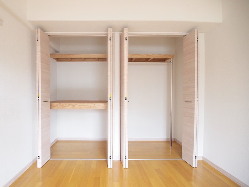 収納　奥行のあるクローゼット。