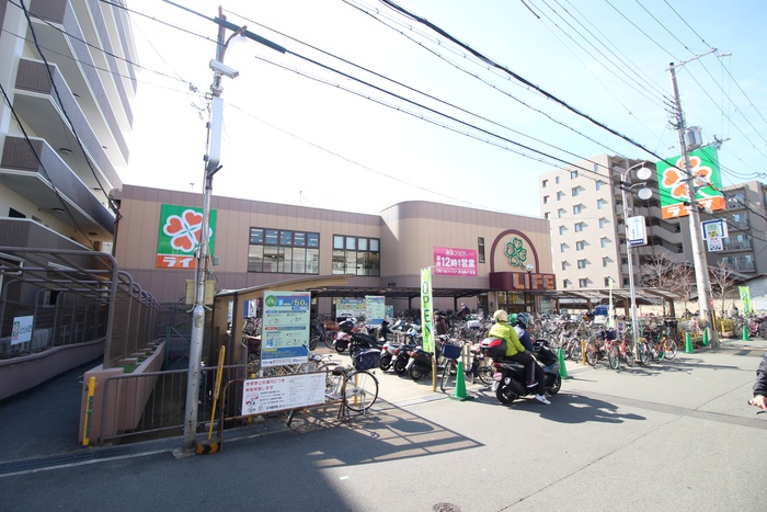 スーパー　ライフ服部店（スーパー）まで400m