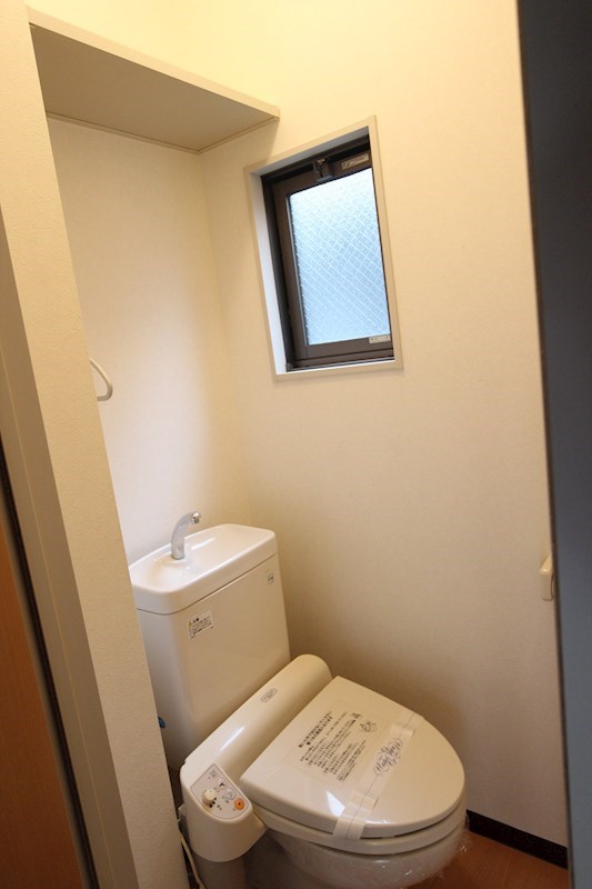 トイレ　温水洗浄便座