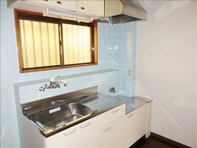 キッチン　※写真は別室、参考写真