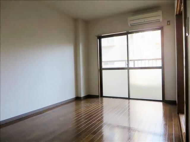 居室・リビング　※写真は別室、参考写真