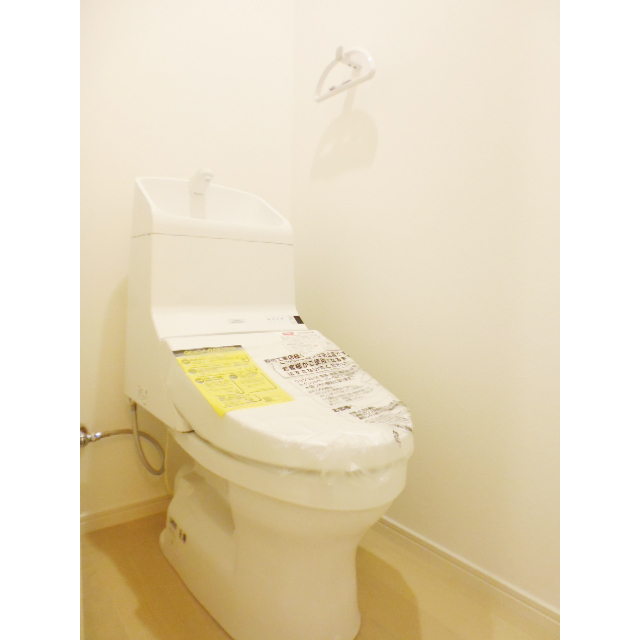 トイレ　温水洗浄便座