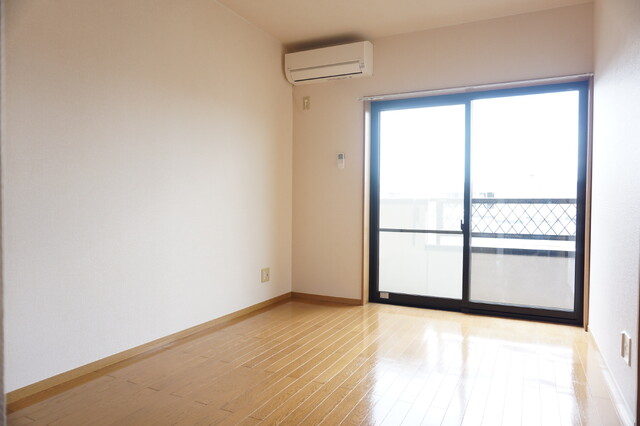 居室・リビング　洋室６．５帖※同タイプ参考写真