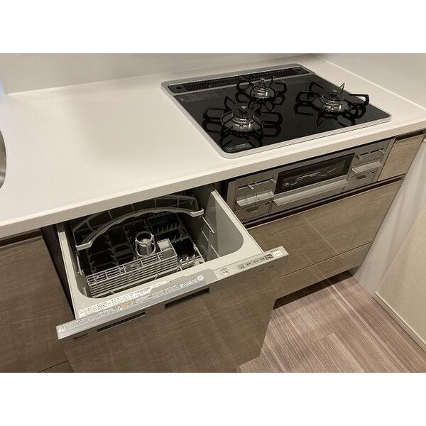 キッチン　コンパクトなキッチンで掃除もラクラク